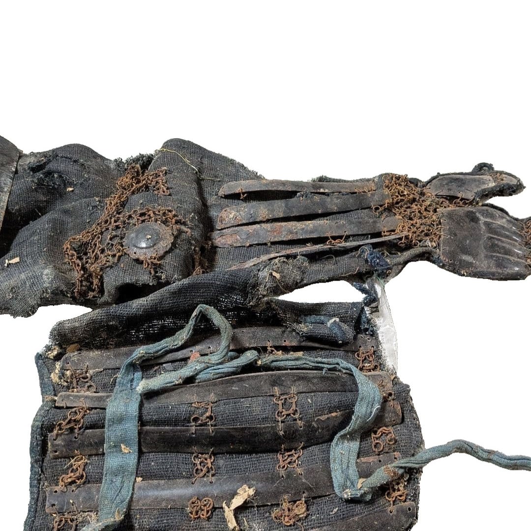 Era Motouta Armor Battle Remnants Series Iron Ground Plate Sleeve Gauntlet Greave (1 of 20)