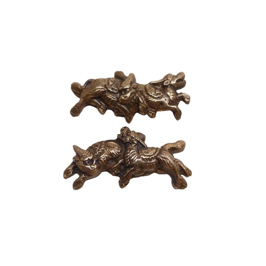Mekugi, brass, depiction of two qilin.: Mekugi, brass ground with a design of two qilin. Vertical: 17 mm, Horizontal: 33 mm, Thickness: 6 mm. Material: Metal.