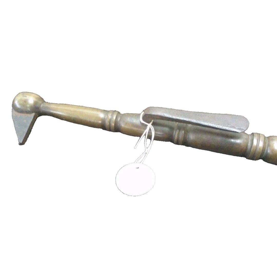 Small and Exquisite Treasures: Antique Firefighting Tools and Weapons from the Edo Period: A small and exquisite item, a traditional fire-fighting tool and weapon from the Edo period. Overall maximum length is approximately 29.3 cm, with a rear end diameter of approximately 1.9 cm. The tip