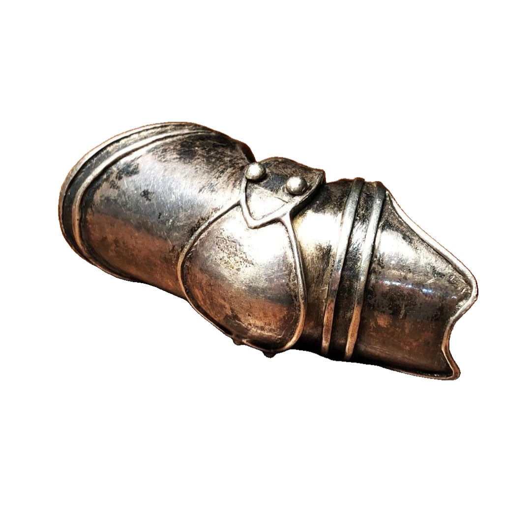 Knuckle Ring, Medieval to Modern Era, Silver 925: Knuckle Ring, Medieval to Modern Period, Silver 925 Knuckle ring, Silver 925. Approximate dimensions: 5.7x2.7 cm, approximately size 25, weight: 23.9 grams, materials: pure silver, copper, etc., hallm