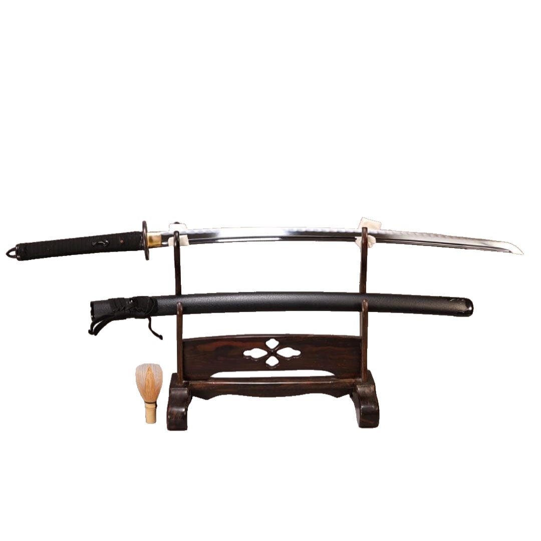 High-grade Replica Sword, Musashi Koshirae, Great Sword, 24th Generation Reproduction Sword: This is a high-grade replica sword, Musashi Koshirae, large sword by the twenty-fourth generation Fujiwara Kanehusa, a reproduction sword with Musashi tsuba, Musashi maki, and Namazu motif menuki. As 