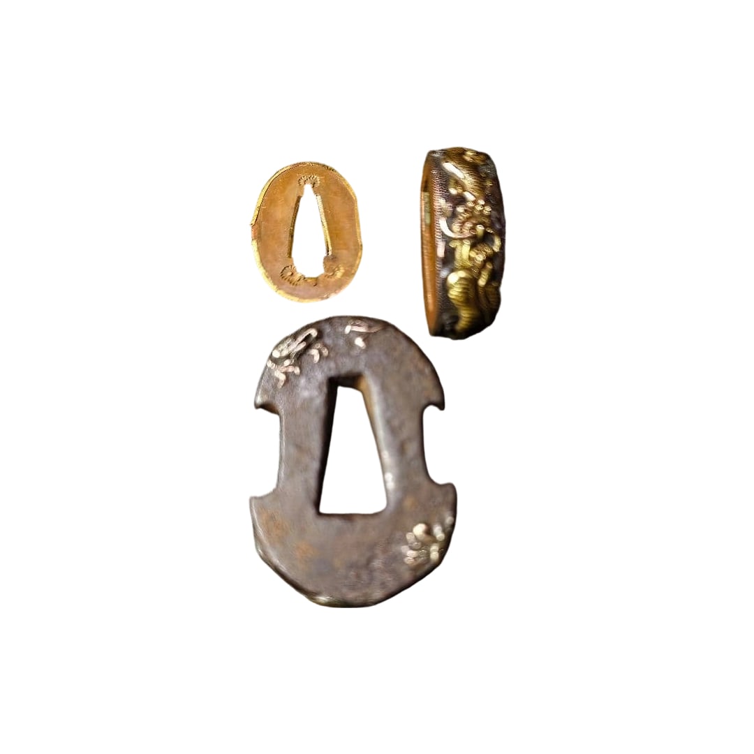 Art of Swords and Blades: Tanto Tsuba, Iron Base, Fuchi-Kashira, Gold-Fitted Seppa, Copper, Kaga (1 of 13)