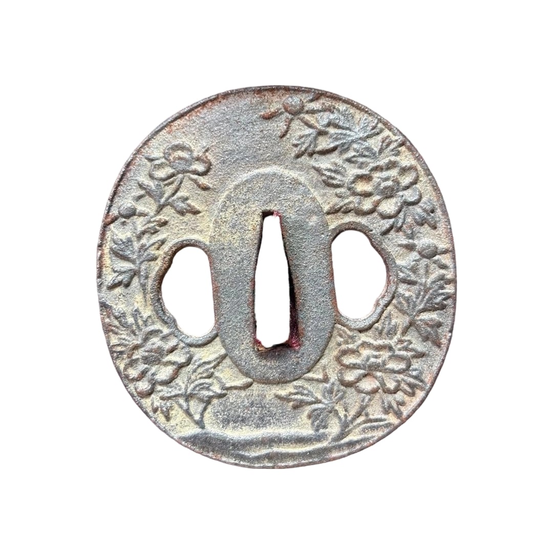 Sword fittings: Tsuba: Sword Fittings - Tsuba Long-term personal collection. Due to its age, there are signs of wear, scratches, rust, discoloration, and other conditions. This is an antique.
