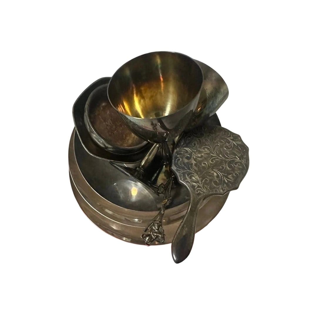 Silver item weighing 639 grams with engraving. (1 of 15)