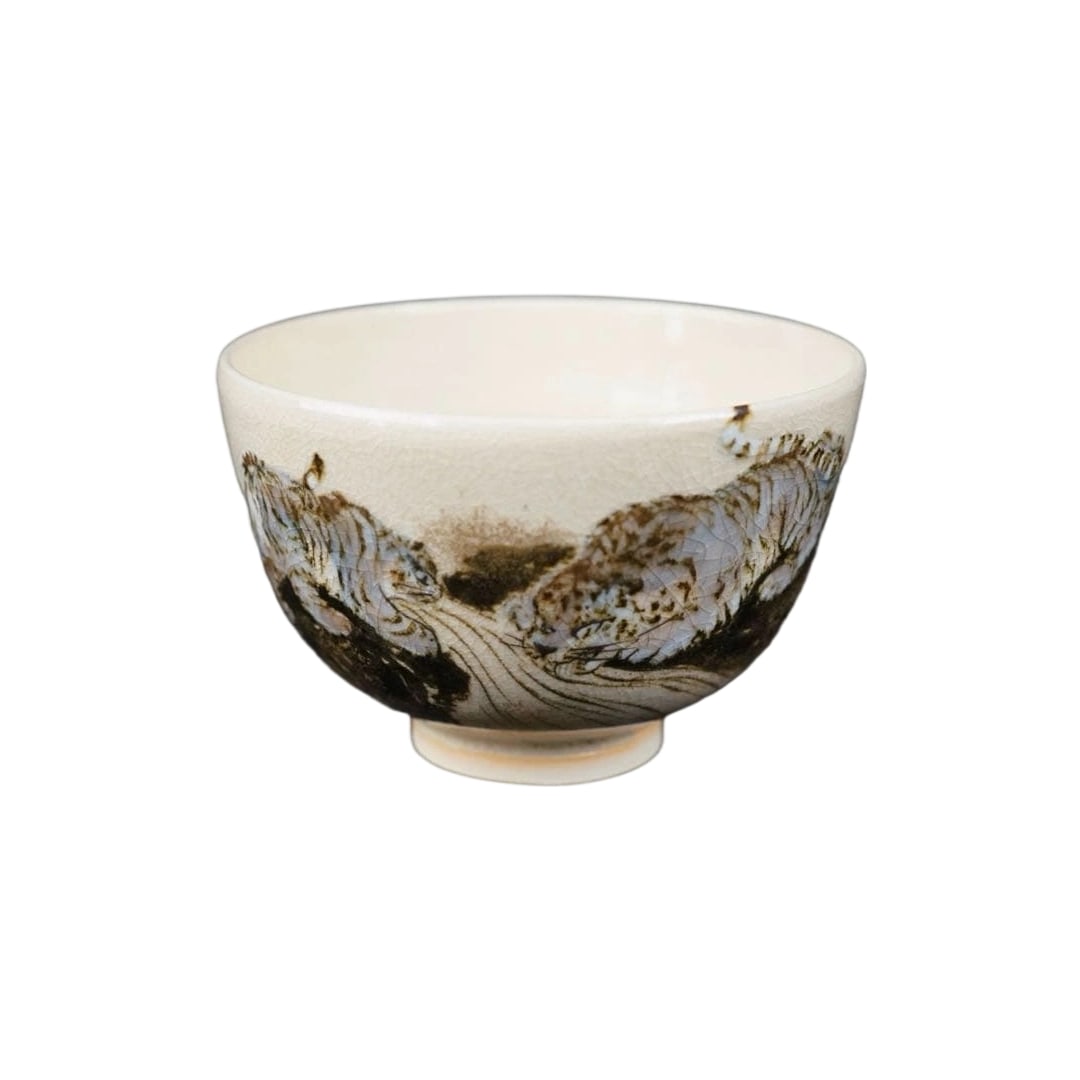 Sen'yuji Kiln, Yamakawa Atsushi, Homage to Maruyama okyo, Tiger Painting Tea Bowl, Original Box, Tea: Sen'yuji Kiln, work by Yamagawa Atsushi, tea bowl imitating Maruyama Okyo's "Tiger Painting," with tomobako (original box), tea ceremony utensil. Height: 7.5 cm Width: 11.5 cm Accompanied by tomobako,