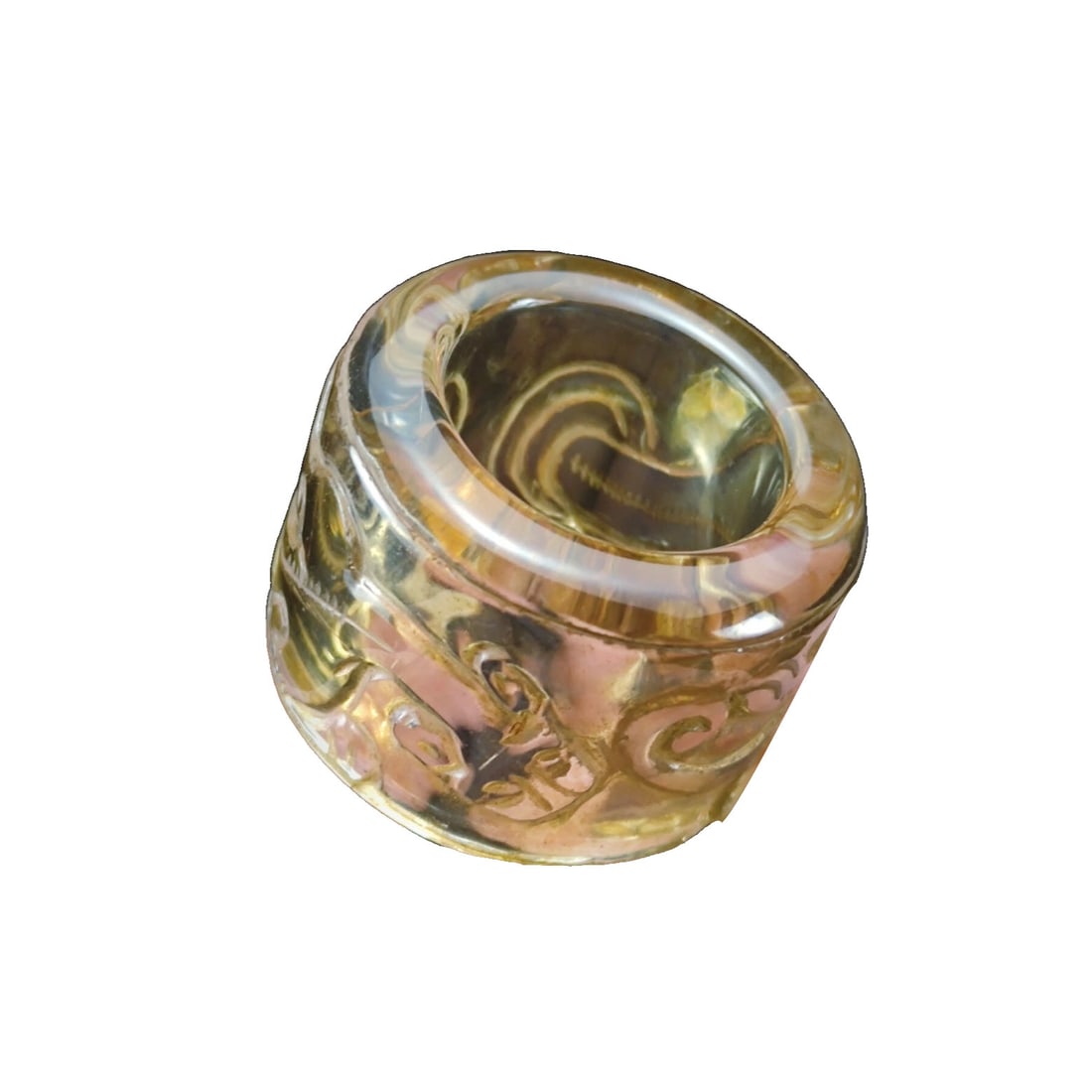 Qing Dynasty Crystal Thumb Ring with Dragon Motif: This Qing Dynasty crystal thumb ring features a dragon motif, showcasing exquisite hand-carving craftsmanship. The crystal material is clear and transparent, with intricately detailed dragon