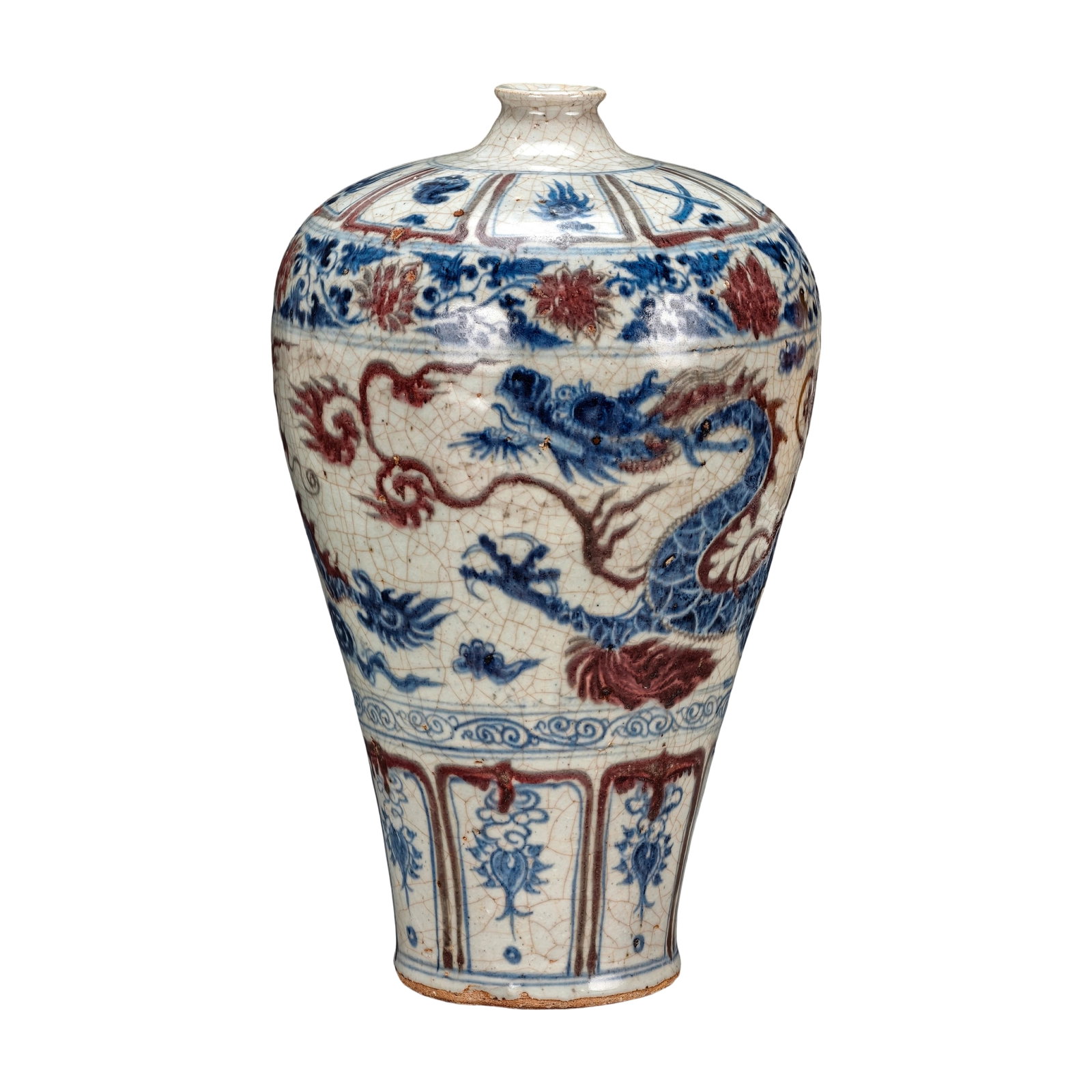 Yuan Dynasty Blue and Red Underglaze Cloud Dragon Vase: This vase features a full depiction of cloud dragons in blue and red underglaze, with the dragon motif exuding majesty and vigor. The blue uses 'Sumaliqing' cobalt, with visible 'Sulaifan iron' phenom