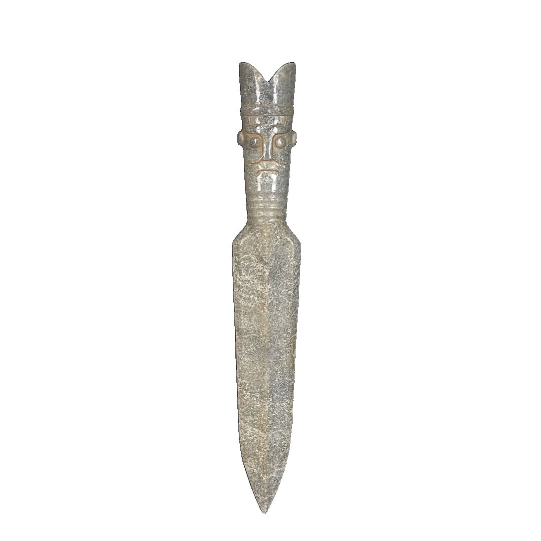 Hetian Jade Spearhead: This Hetian jade spearhead features a smooth and delicate texture with uniform color, showcasing the excellent quality of Hetian jade. Its simple yet powerful shape reflects the exquisite craftsmanshi
