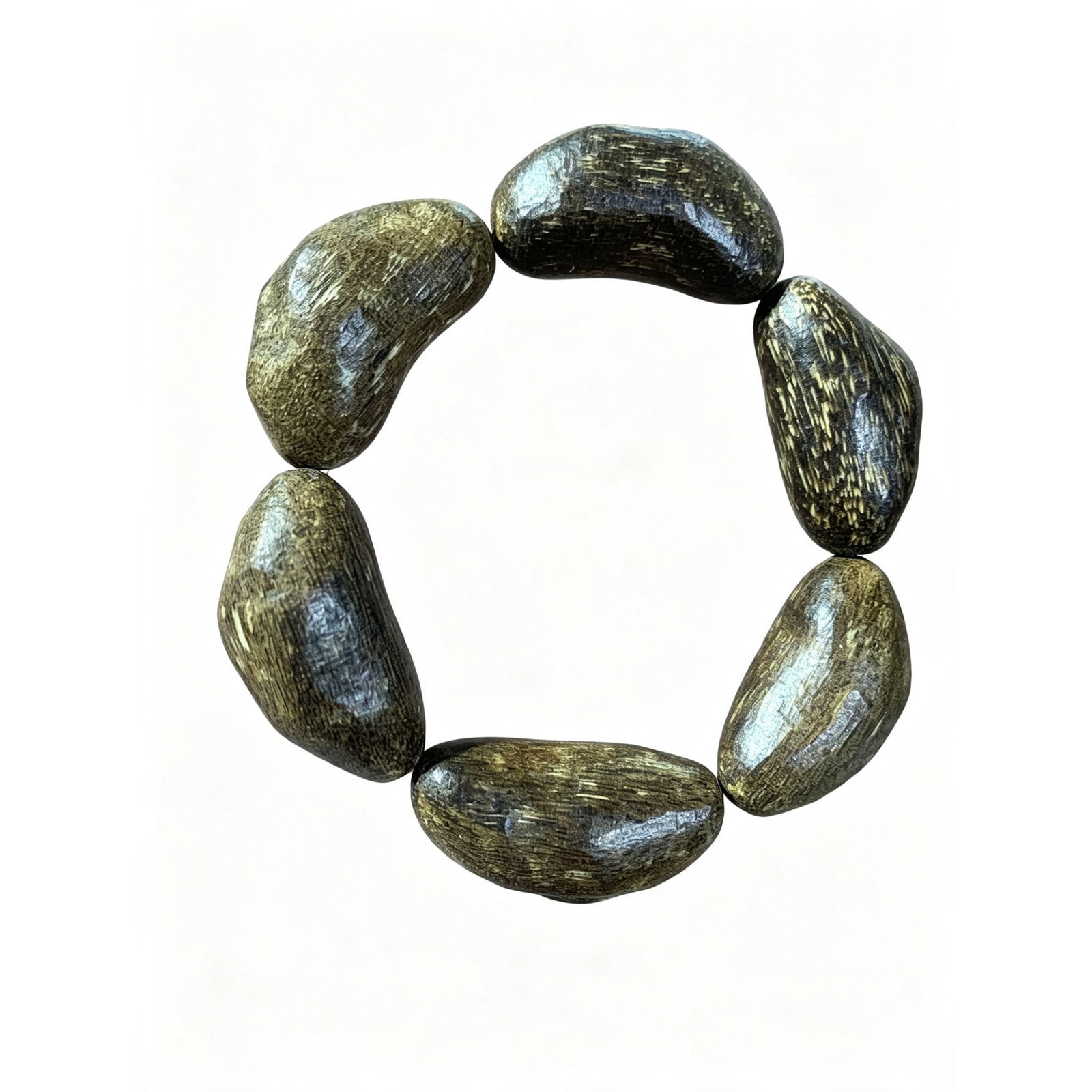 Agarwood Bracelet: This agarwood bracelet exudes a subtle fragrance, showcasing the unique charm of agarwood. Its natural texture and color highlight the elegance and preciousness of agarwood. The beads have a maximum