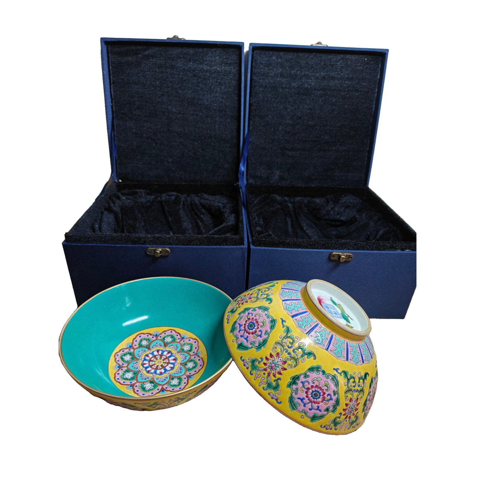 Yongzheng Imperial Enamelled Bowl Pair: This pair of Yongzheng Imperial enamelled bowls features vibrant colors and exquisite craftsmanship, reflecting the high level of Qing Dynasty court art. The use of enamel showcases the elegance and l