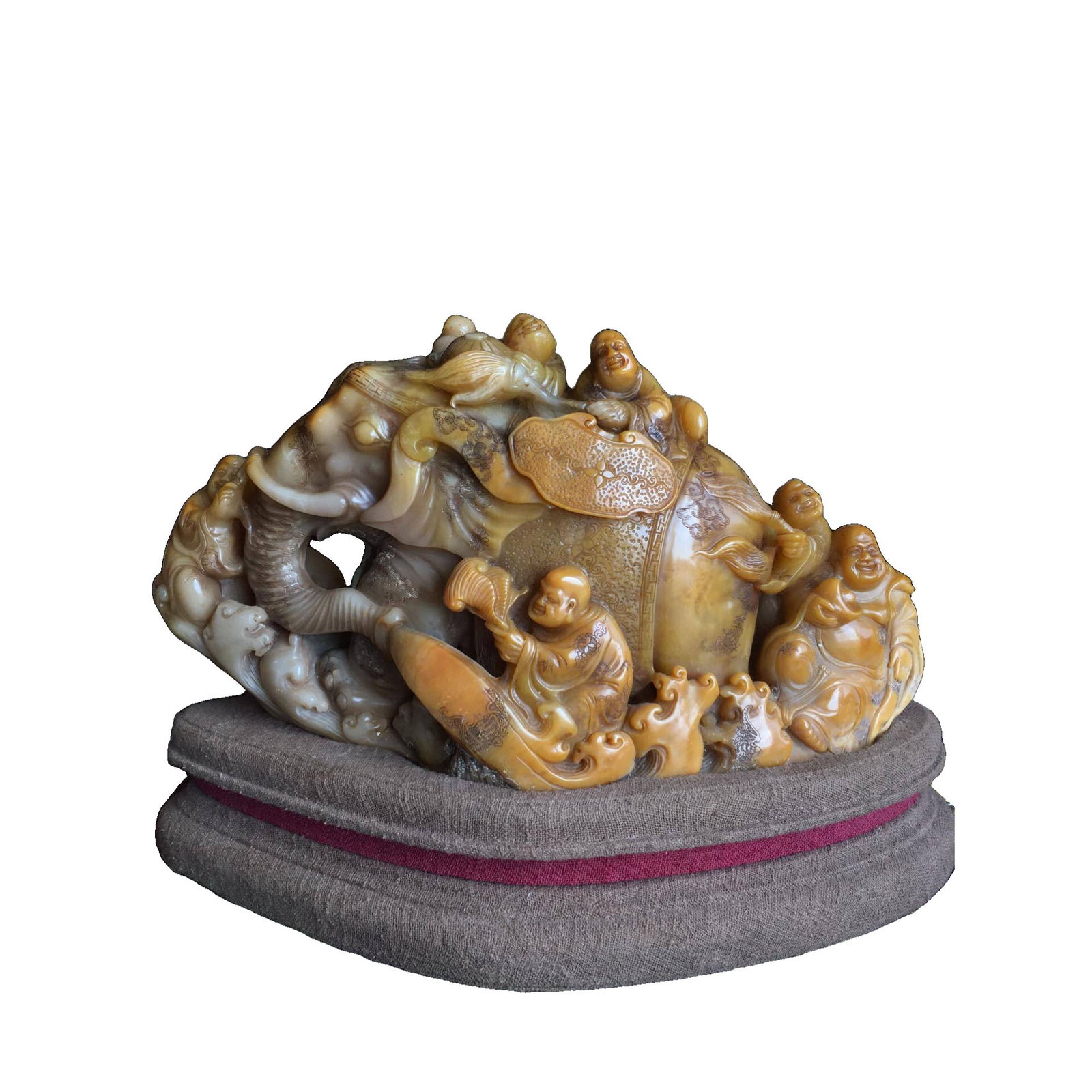Shoushan Furong Stone Tianhuang Frozen Elephant Ornament: This Shoushan Furong Stone Tianhuang Frozen Elephant Ornament is exquisitely carved, showcasing the harmonious combination of an elephant and Maitreya. The stone material is delicate with a natural