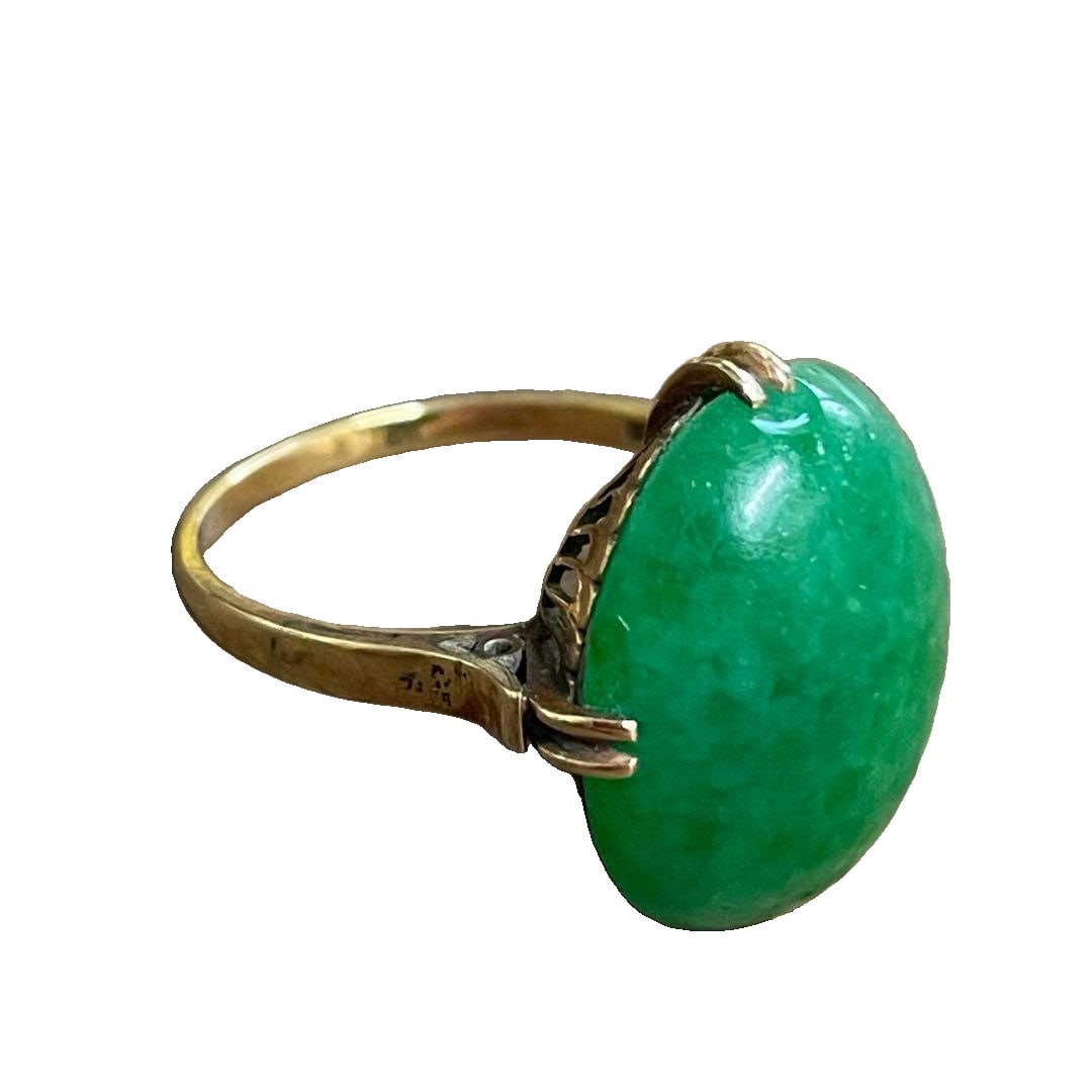 Antique Ring: Authentic Item Verified This is a vintage-style antique ring Material Stamped K18 Size Approximately #12 Weight Approximately 3.91 grams This is an old precious metal product and may have minor