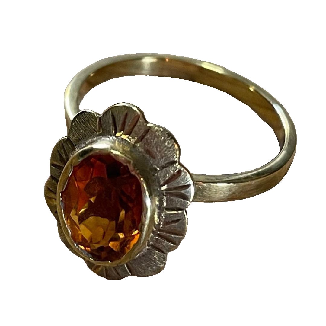 K18 Ring, Size 14: This is a vintage-style antique ring, marked as 750 in material, size 14. There may be minor scratches, etc., but as shown in the photos, it is in usable condition. The item for sale is the ring. The 