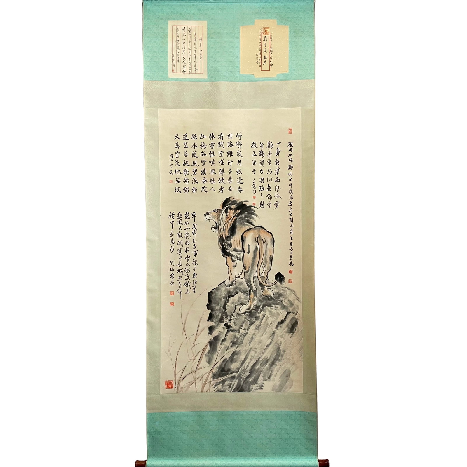 Xu Beihong Hand-painted Paper Lion Painting: Xu Beihong was a modern Chinese painter and art educator, renowned for his vivid brushwork and profound themes. This lion painting demonstrates his precise grasp of animal forms and artistic expressio