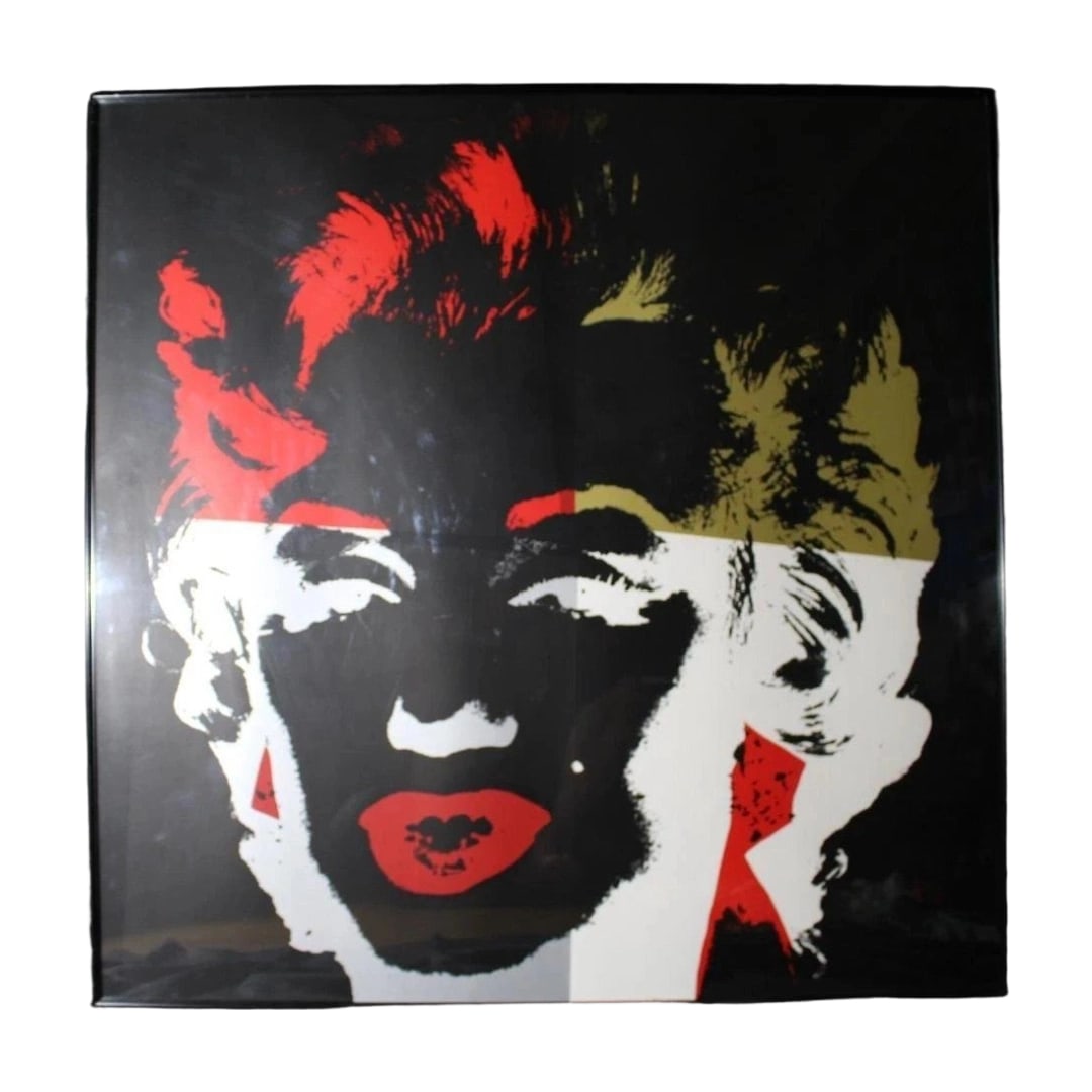 Andy Warhol, "Gold Marilyn" ed. 2000, Authentic Piece: Andy Warhol "Gold Marilyn" ed2000 Original Andy Warhol "Gold Marilyn" 11.39 Silkscreen Print ed2000, with black frame. Frame dimensions 90.5 x 90.5 cm. The reverse bears the Sunday B Morning publisher