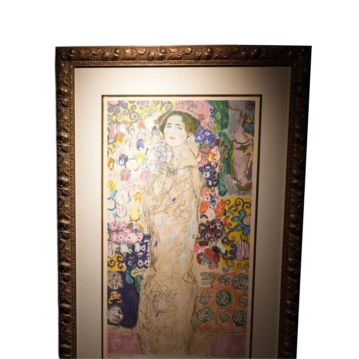 Klimt, Portrait of Lea de Mont III, Lithograph with Handwritten Signature: Portrait of Leah Munk III by Klimt, Lithograph with Handwritten Signature The model for this work, Maria (nicknamed Leah) Munk, was born in 1887 as the second daughter of Polish industrialist father