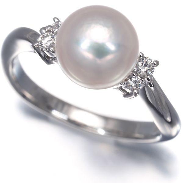 Pre-owned TASAKI Pearl Ring by Tasaki Shinju. Featuring an 8.5mm pearl and a single 0.10-carat: This is a ring from the TASAKI brand, made of Pt900 platinum, weighing 5.9 grams. The ring size is an actual size 14, with a band width of approximately 2.5mm and a design height of approximately 9.6m