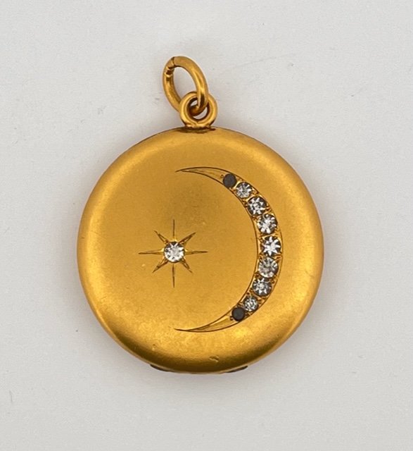 Antique Gold Filled W&H Moon and Star Locket Pendant: Weight: 9.9 grams, color: yellow gold, size: 1.19” diameter
