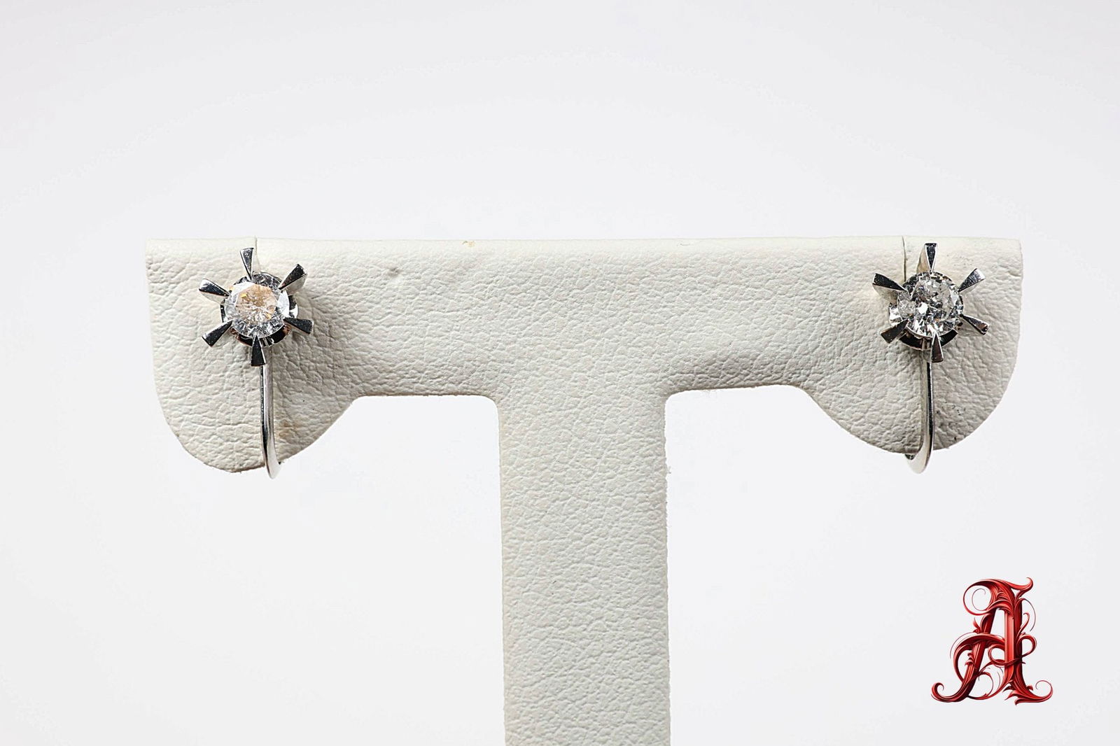 Platinum, Diamond Earrings 0.72ctw, 1.73 Grams Gemstone Jewelry Natural Diamonds Screwback: size: 6mm x 6mm, weight: 1.73 grams, material: platinum, gemstone: diamonds: 0.72ctw I clarity G-I color