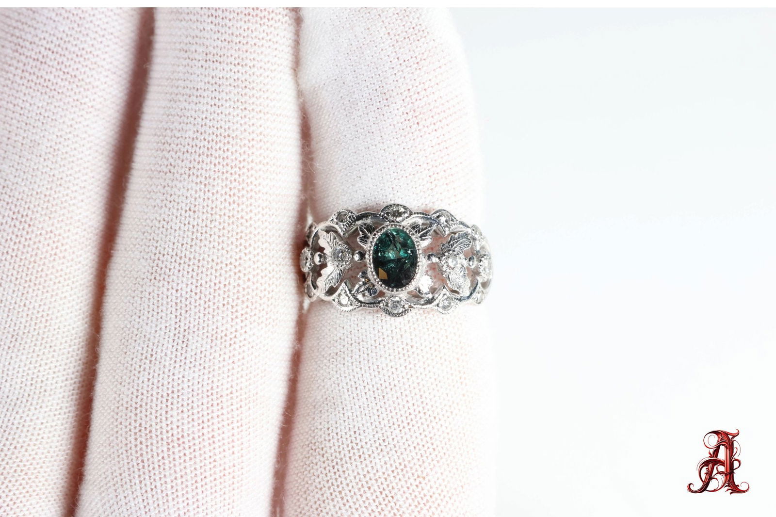 Platinum Alexandrite & Diamond Ring, 0.85ctw, 9.47 Grams Jewelry Gemstone Diamonds (1 of 5)