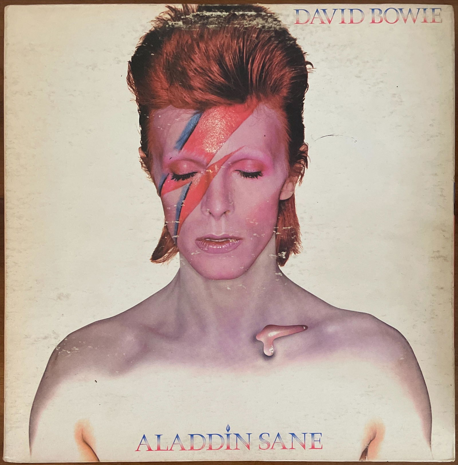 David Bowie: Aladdin Sane: Title: Aladdin Sane Code: LSP-4852 Label: RCA Records Year Released: 1973 Country: US Format: Vinyl, LP, Album, Gatefold Genre: Rock Style: Hard Rock Condition: Very Good (VG)