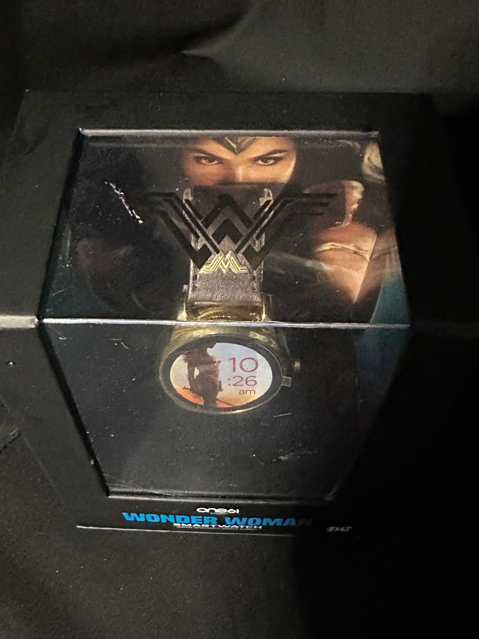 Wonder Woman Smartwatch With Digital Screen (1 of 3)