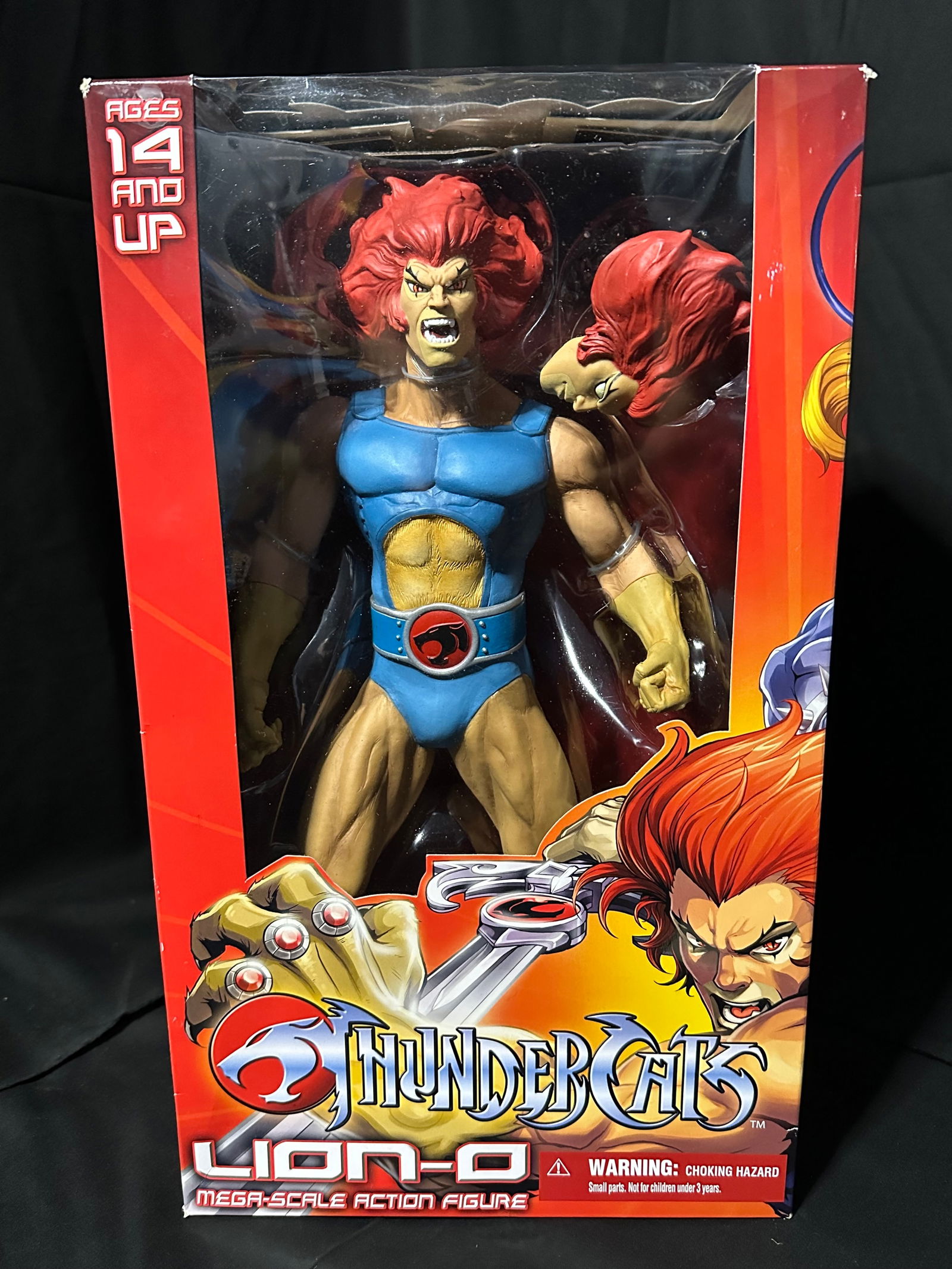 Mezco Thundercats Lion-O Mega-Scale Action Figure Deluxe Edition (1 of 4)