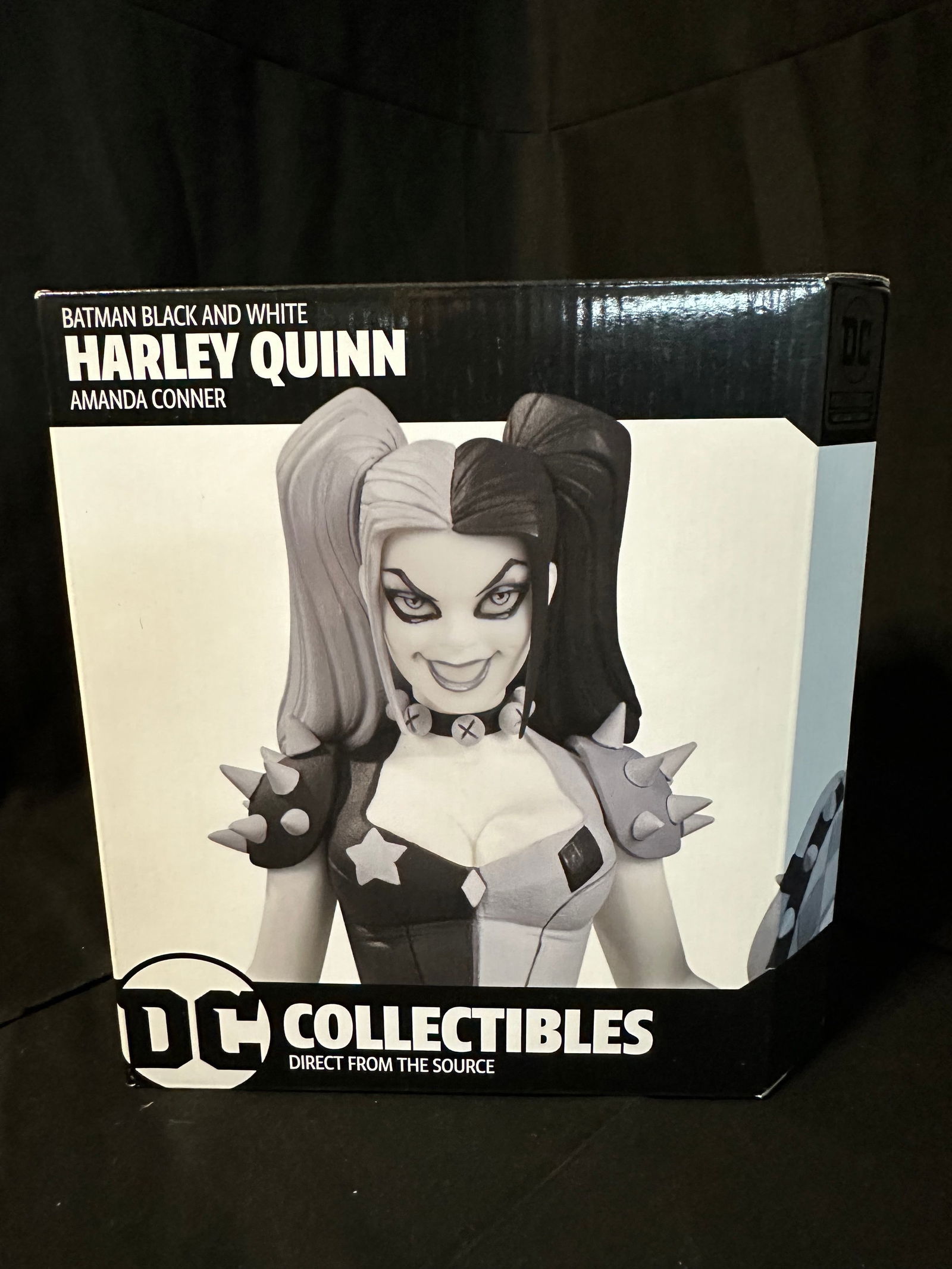 DC Artist Alley: Batman Black & White Harley Quinn By Amanda Conner (1 of 4)