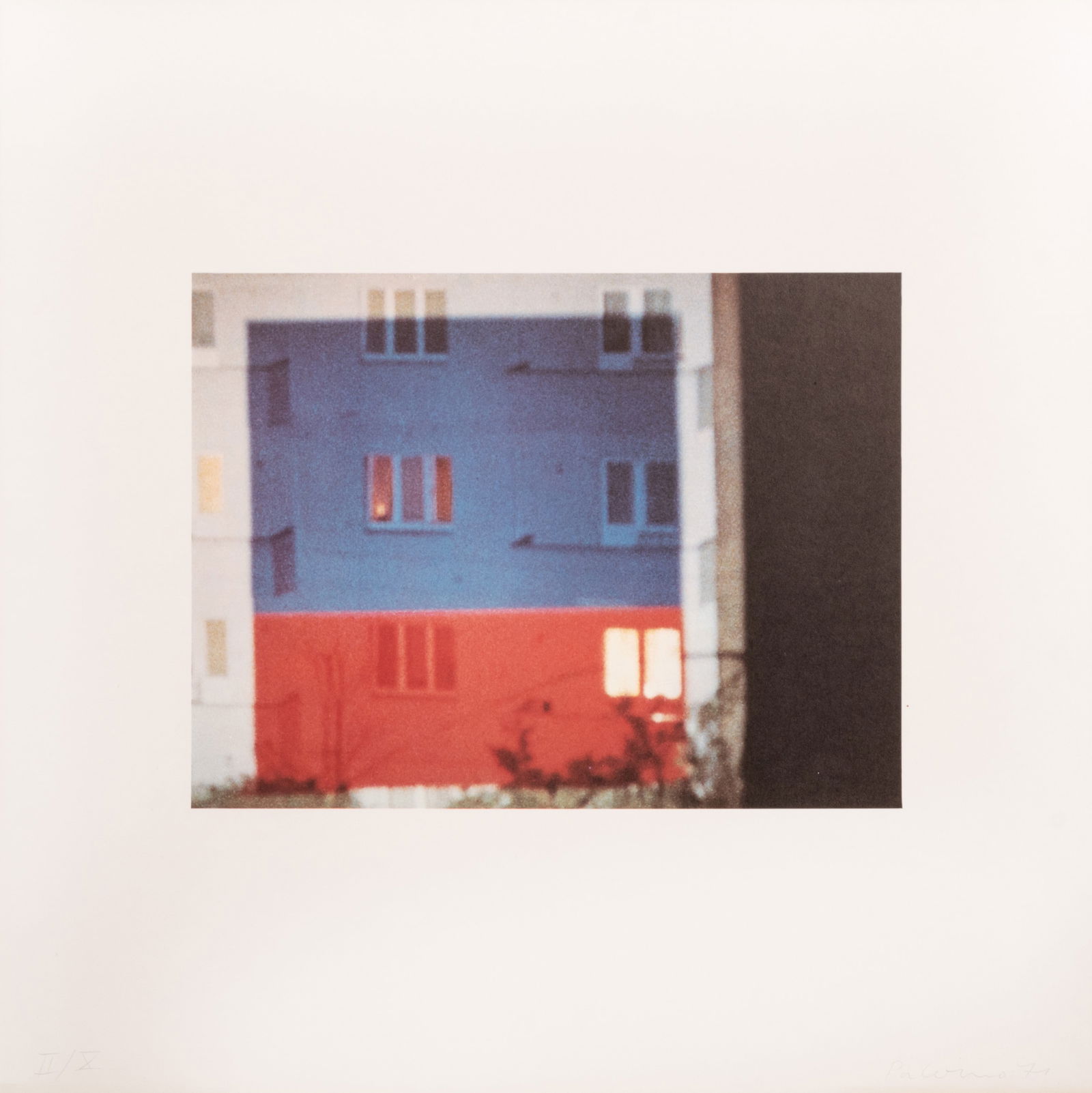 Blinky Palermo (1943 Leipzig - 1977 Vihamanaafushi, Malediven) (F): Projektion, Offset auf dünnem Karton, 19,5 cm x 26 cm Plattenmaß, 40 cm x 40 cm Blattmaß, 2/10 nummeriert, signiert, 71 datiert, leicht lichtrandig, entlang der Blattränder und an