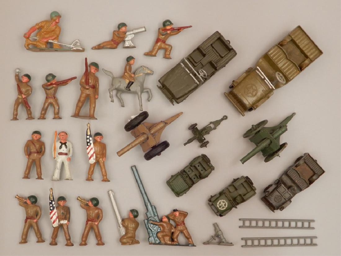 Grouping of diecast military soldiers and vehicles (1 of 8)