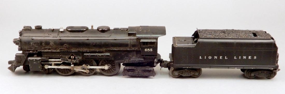 Lionel O gauge postwar No. 685 loco and tender (1 of 5)