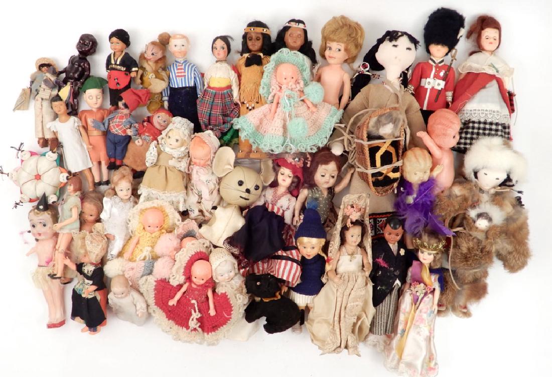 Assortment of miniature dolls (1 of 7)
