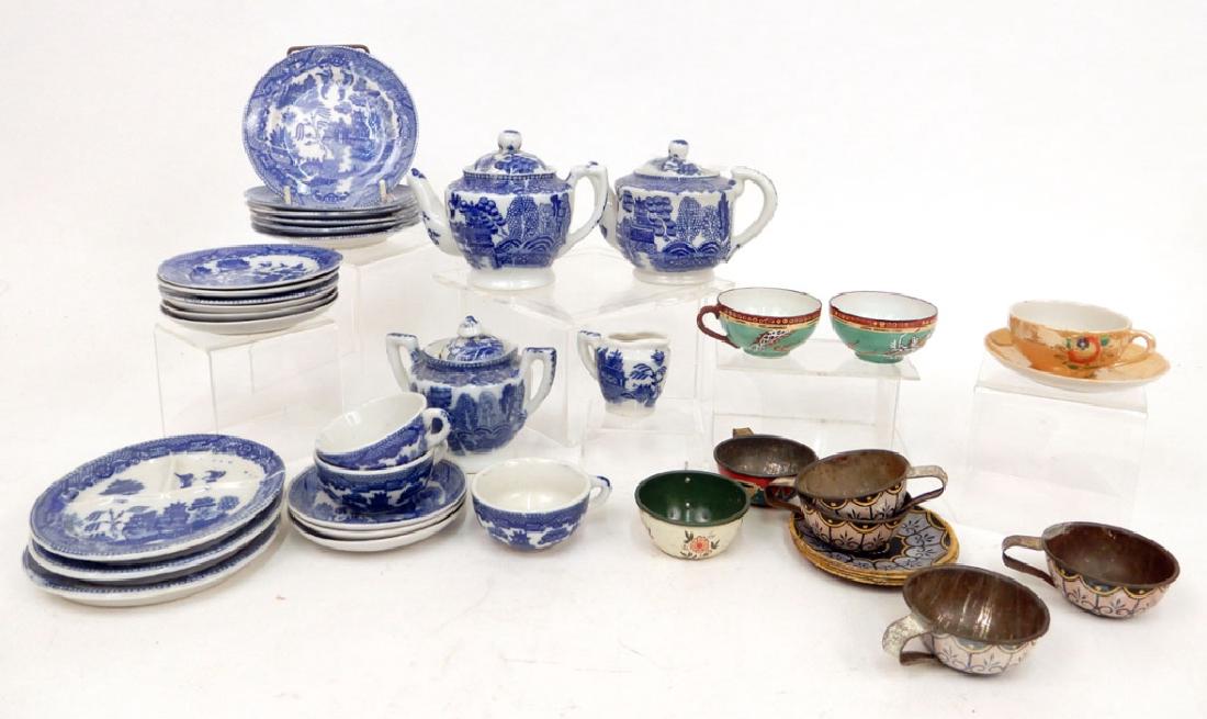 1920's-30's child's Blue Willow tea set (1 of 7)
