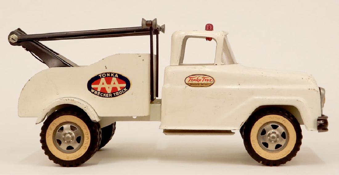 Tonka pressed steel Wrecker Truck: Tonka pressed steel Wrecker Truck, decals on sides, 6" x 13 1/4" x 6 1/8"