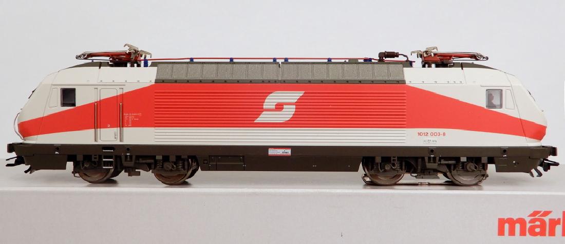 Marklin No. 37309 high performance electric locomotive (1 of 3)