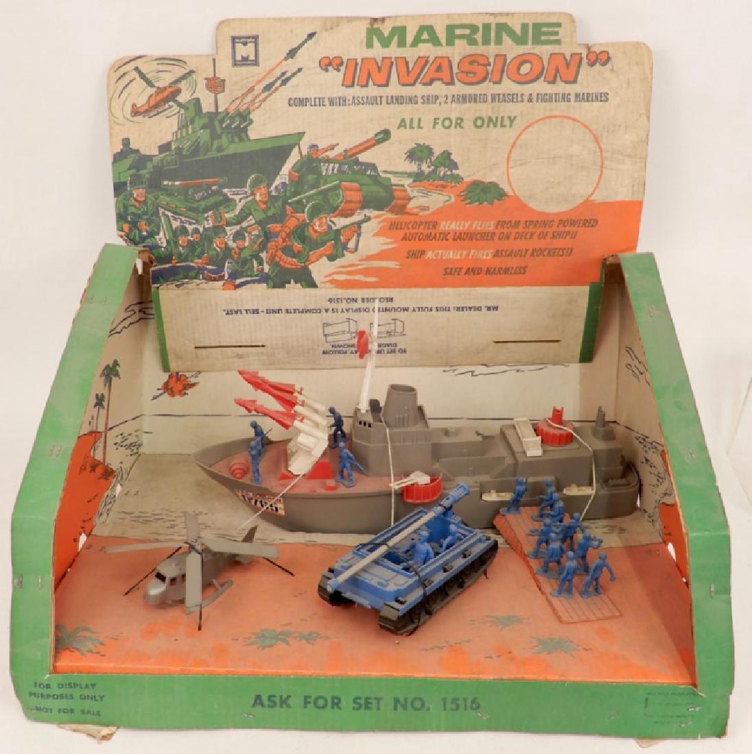 Multiple toy makers Marine Invasion plastic toy soldier (1 of 5)