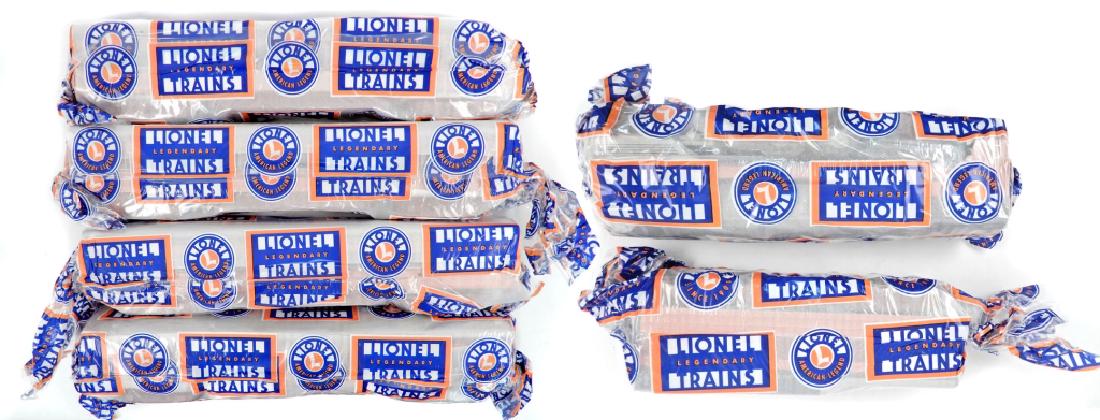 Lionel Hiawatha Locomotive and Passenger Car 4 pack set (1 of 7)