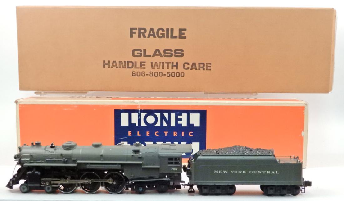 Lionel NYC 4-6-4 Hudson with display case (1 of 3)