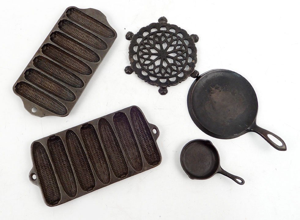 Child's iron Kitchenware, includes Griswold cast iron (1 of 6)