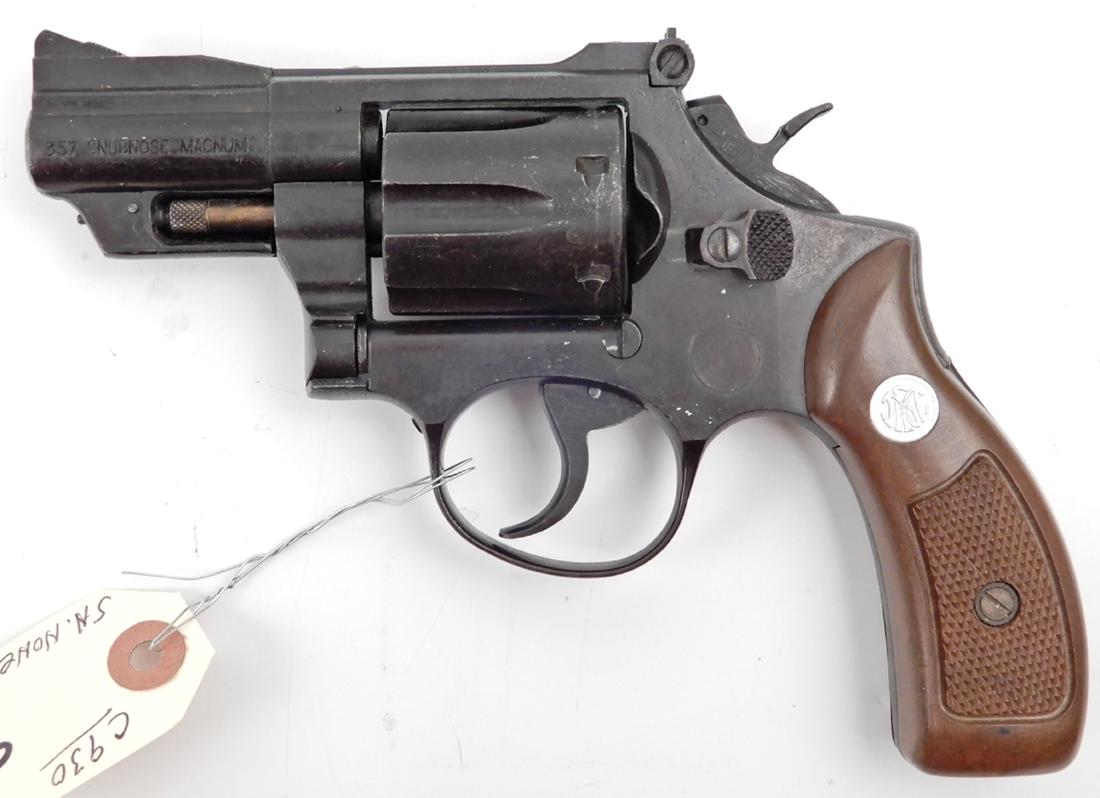 MGC Manufactory SW/7 .357 caliber revolver: MGC Manufactory SW/7 .357 caliber revolver, non-firing replica, double action, six shot, Japan Smith & Wesson look-a-like, no serial number, barrel length 2 1/2", overall length 7 1/4", C&R N/A, Insta