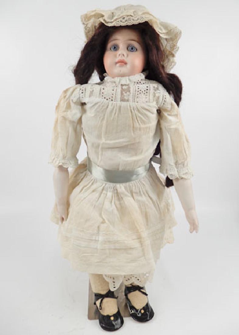 Belton-type bisque shoulder head doll (1 of 3)
