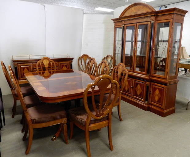 Universal inlaid 13 piece cherry dining room suite May 10, 2019