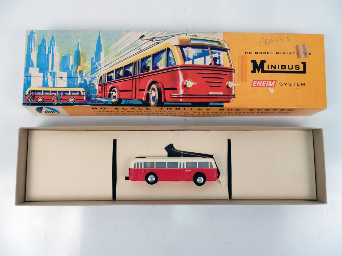 AHM mini bus, Mini Craft Highway Pioneers, Auburn: AHM mini bus, Mini Craft Highway Pioneers, Auburn rubber vehicles, AHM minibus (trackless trolley) with box, does not come with overhead wires or poles, set of four Highway Pioneer car models, all sti
