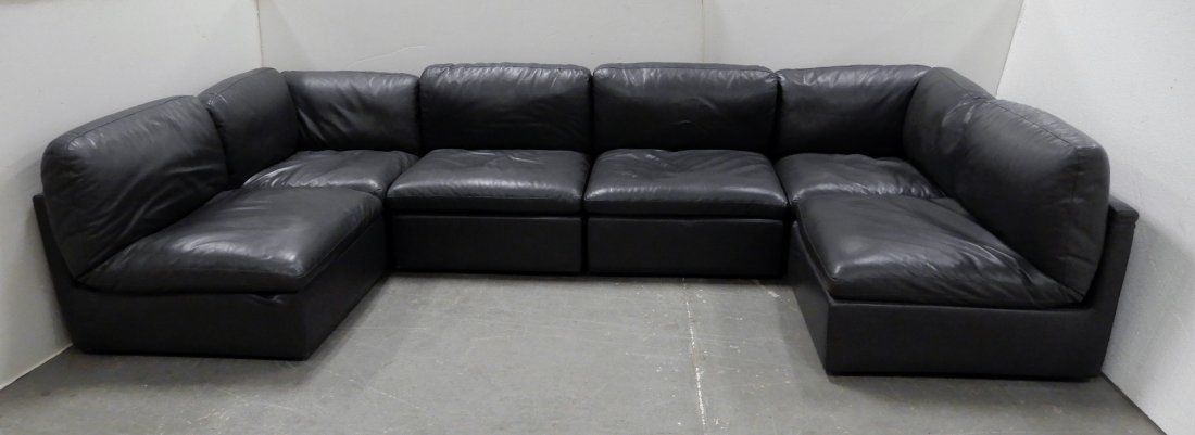 Zanotta Italy leather sectional sofa: Zanotta Italy leather sectional sofa, charcoal gray leather, 32" high