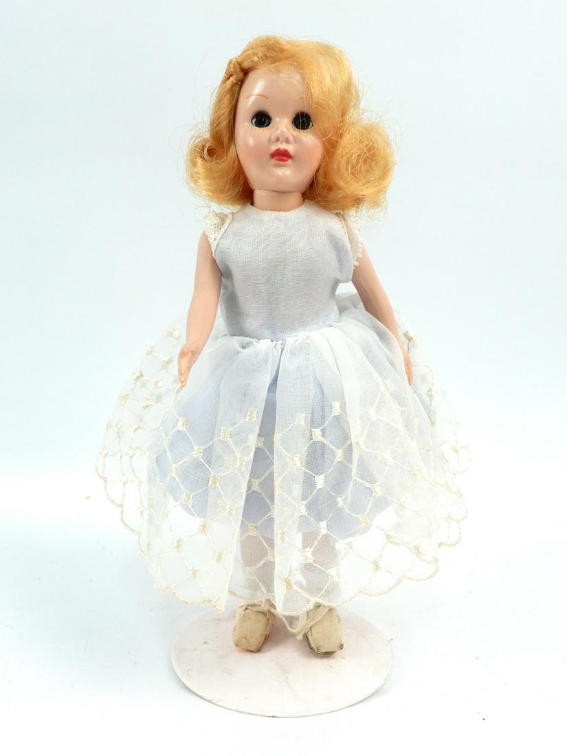 Sandra Sue MIB by Richwood Toy Co (1 of 2)