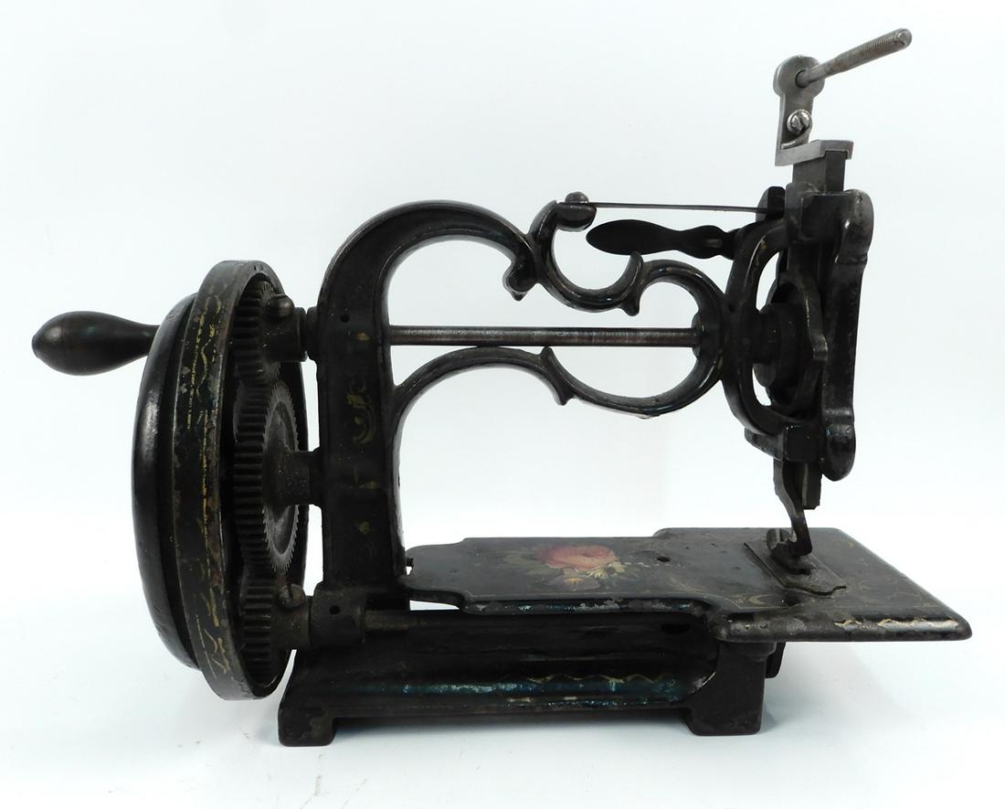 Child's sewing machine (1 of 1)