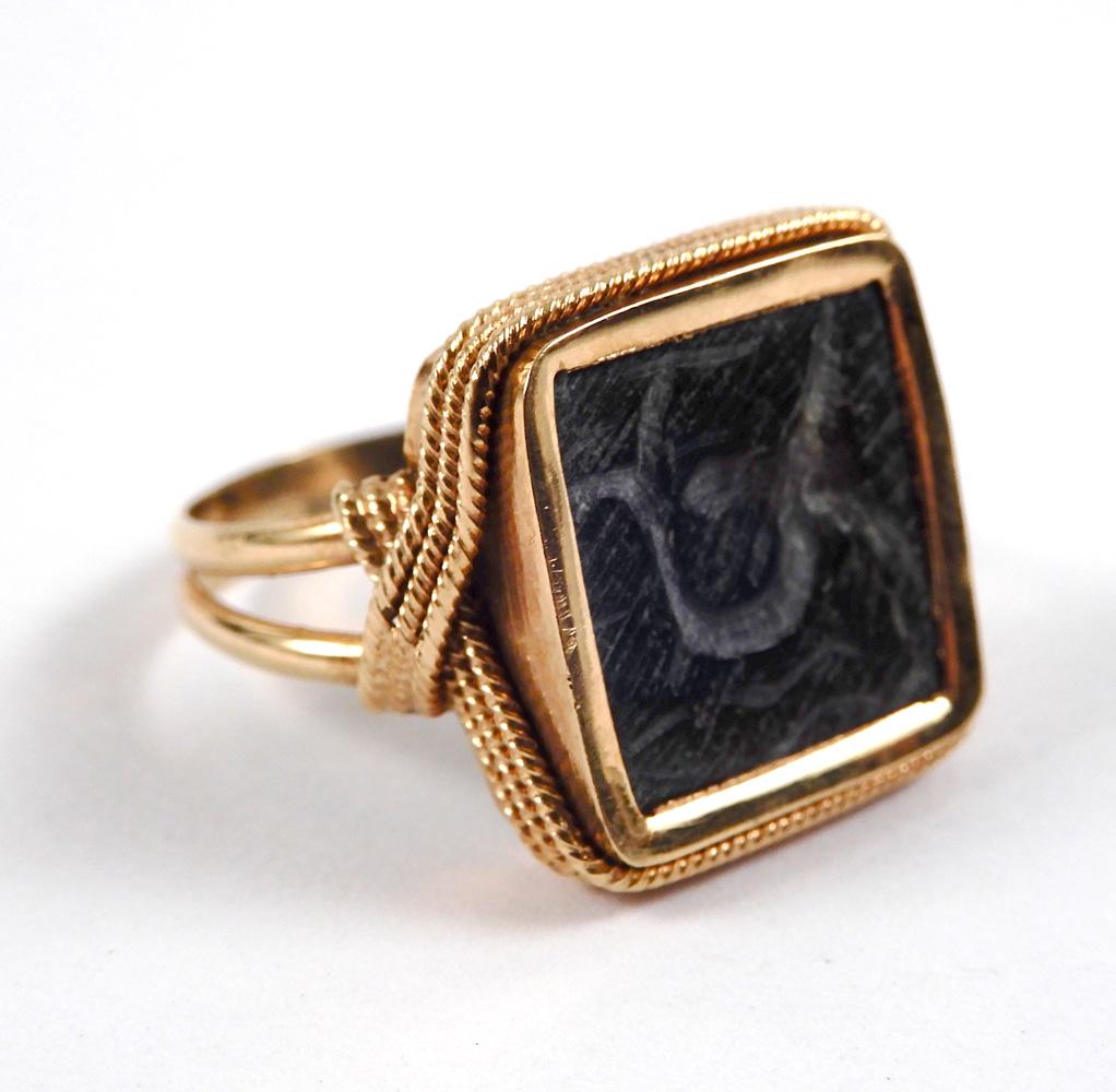 18k gold intaglio carved ring (1 of 4)