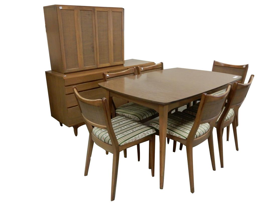 John Stuart Inc. NY mahogany dining room suite: John Stuart Inc. NY mahogany dining room suite, table 30" high x 54" x 35" with two 10 1/2" leaves, six chairs 31" high, two piece server 59" high x 58" x 20"
