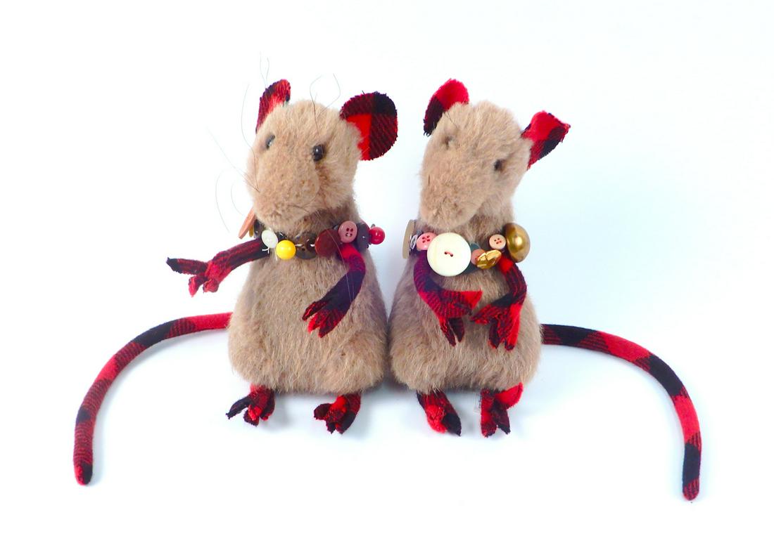 Two Charleen Kinser Designs The Button King Alpaca Rats (1 of 3)