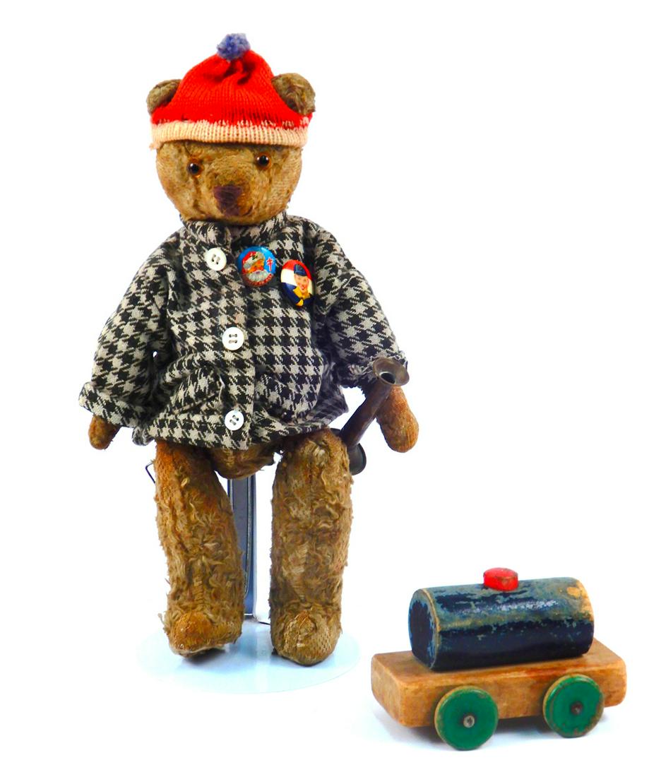 Antique teddy bear (1 of 6)